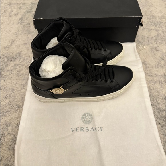 Versace high top sports shoe black and white size 10 - Picture 6 of 10